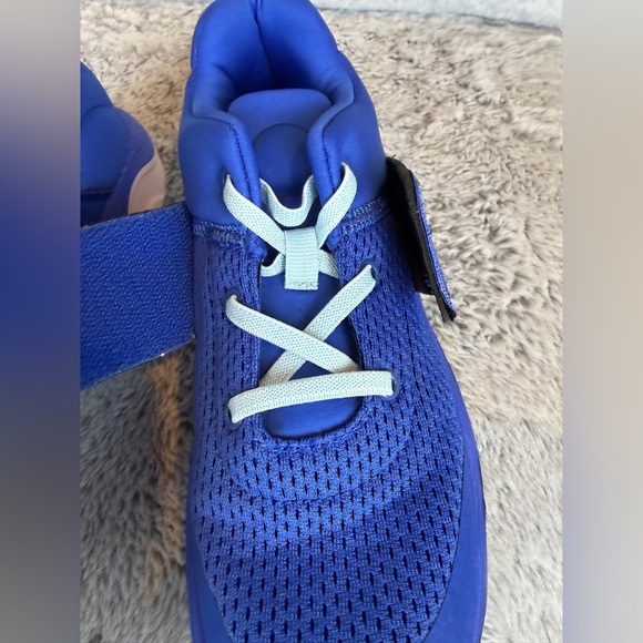 All in Motion Smooth Outsole Sneakers- Size 4 - Picture 8 of 10